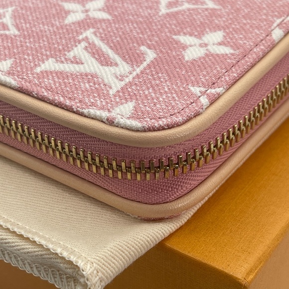 Louis Vuitton Jacquard Denim Monogram Long Round Zippy Wallet Limited Edition - Picture 8 of 16